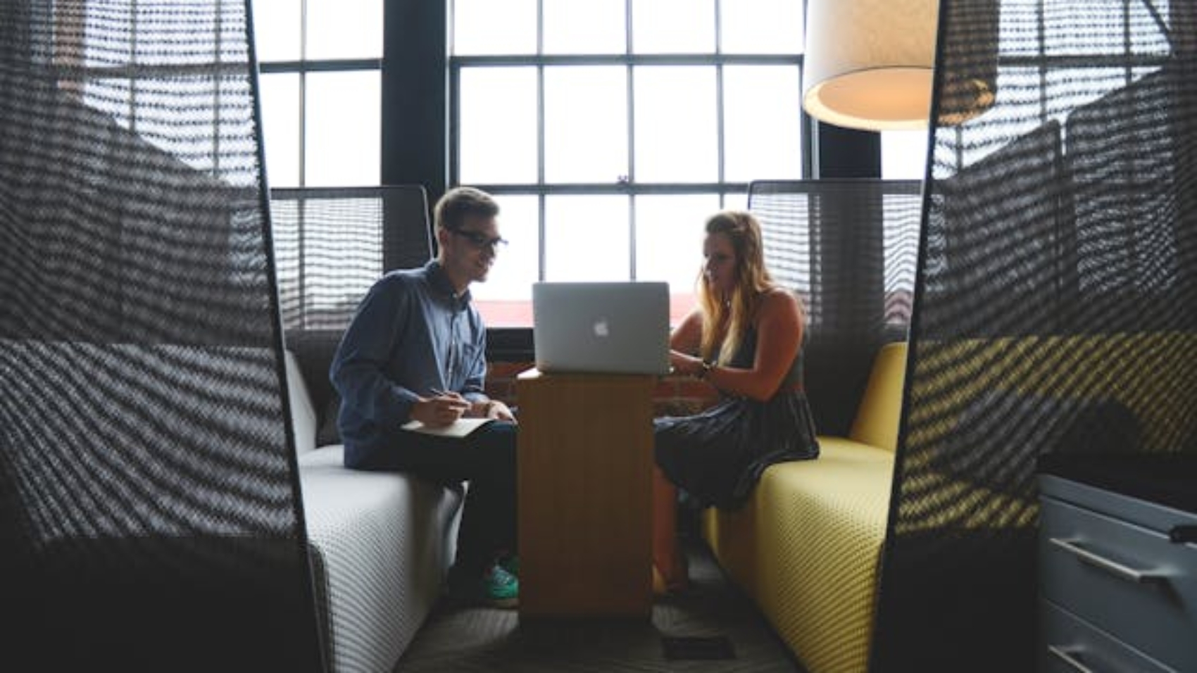 comunicacao-aberta-nas-empresas-como-aplicar-na-pratica-hywork