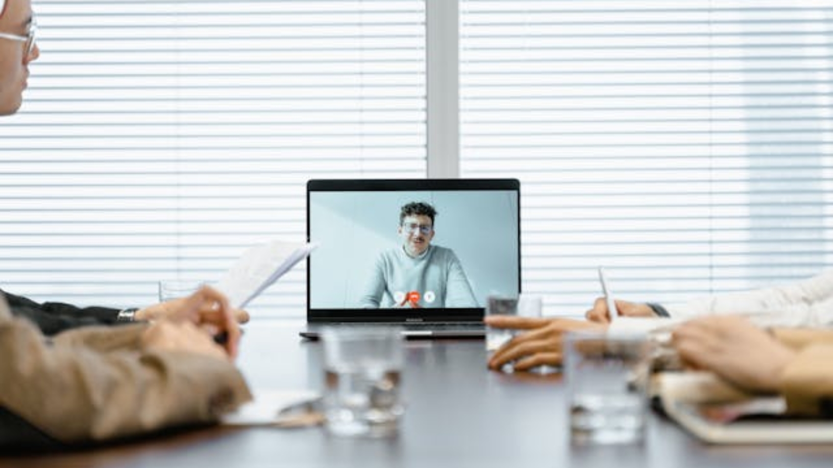 ferramenta-de-comunicacao-interna-como-escolher-a-melhor-para-sua-empresa-hywork