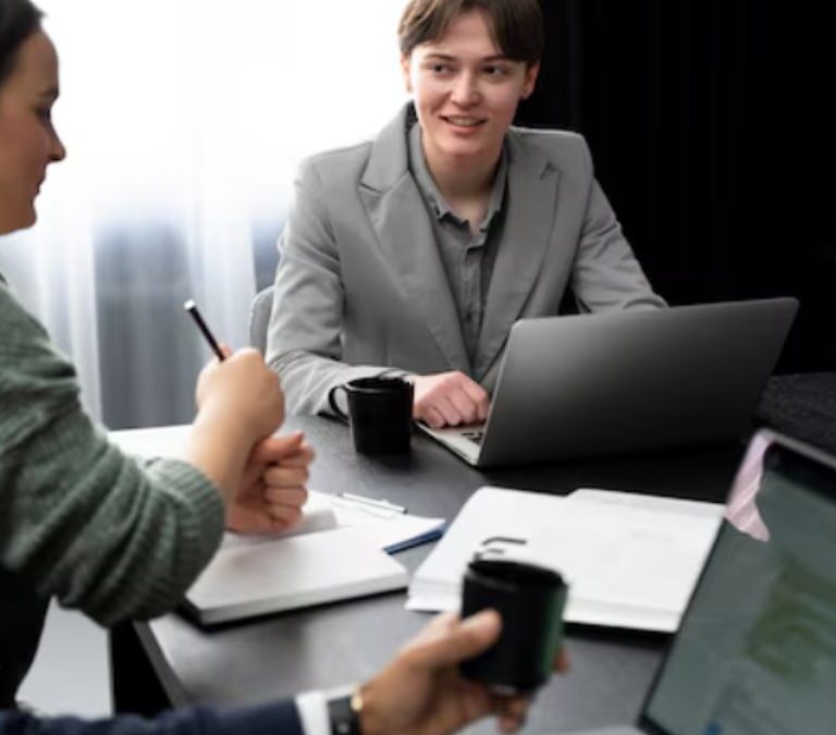 beneficios-da-comunicacao-interna-para-pequenas-empresas-hywork
