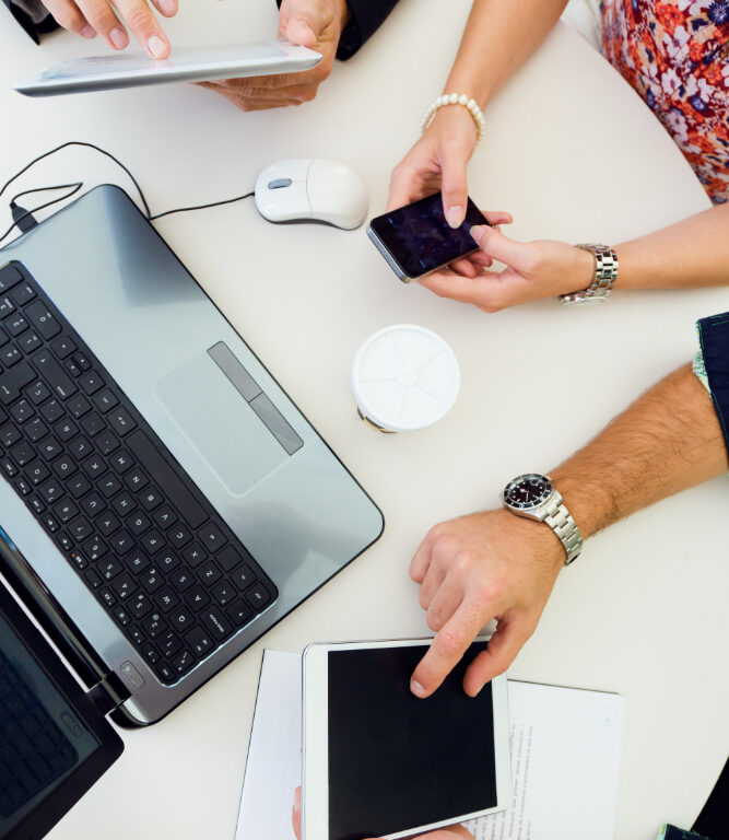 ferramentas-digitais-para-empresas-como-escolher-as-certas-para-comunicacao-e-colaboracao-Hywork