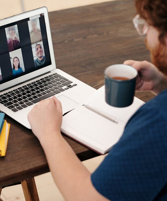 jornada-do-colaborador-digital-do-onboarding-ao-offboarding-em-ambientes-conectados-Hywork