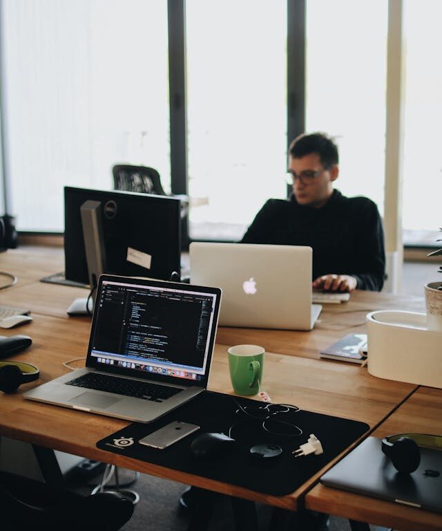 o-que-e-um-servidor-sharepoint-como-funciona-a-infraestrutura-por-tras-da-intranet-Hywork